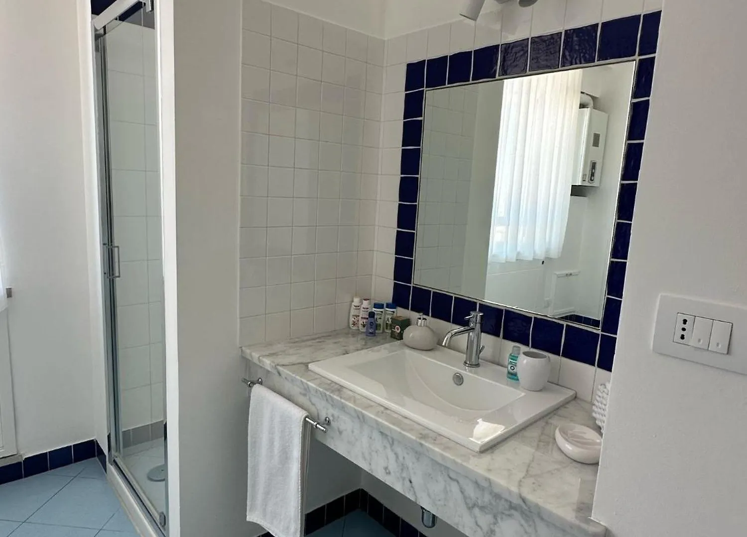 Clar Suite -Grattacielo Palermo 0*,  Itália